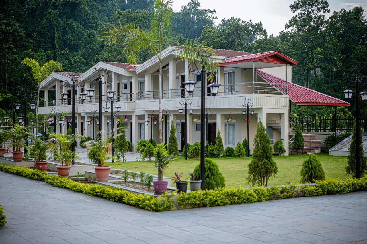Quick 20 Riverside Hotel Amlekhganj Bagian luar foto