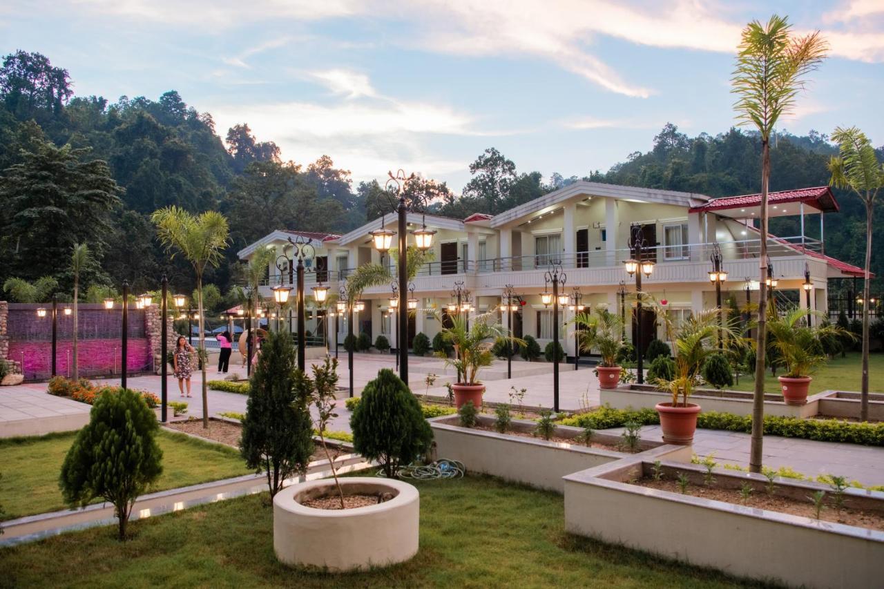Quick 20 Riverside Hotel Amlekhganj Bagian luar foto