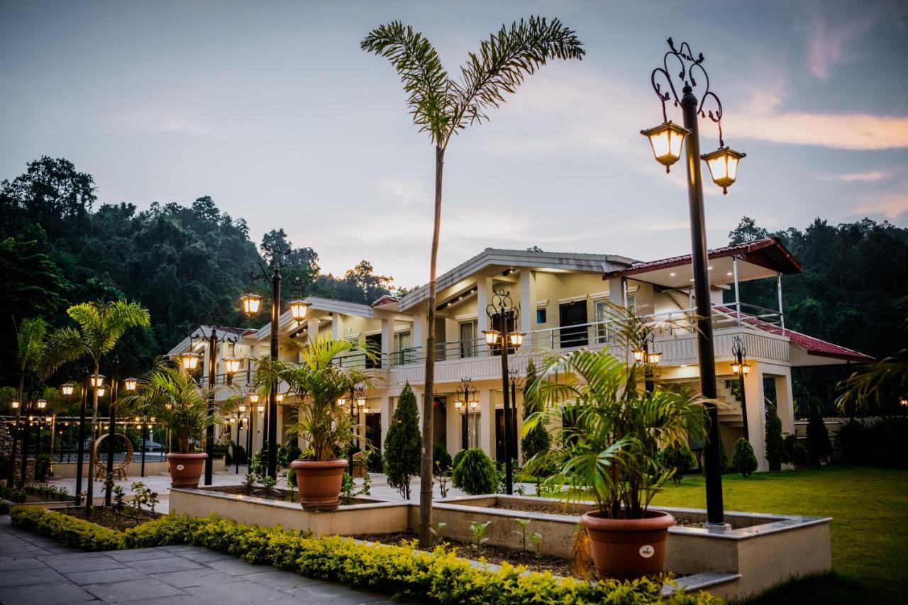 Quick 20 Riverside Hotel Amlekhganj Bagian luar foto