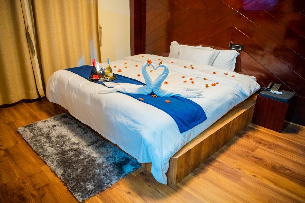 Quick 20 Riverside Hotel Amlekhganj Bagian luar foto