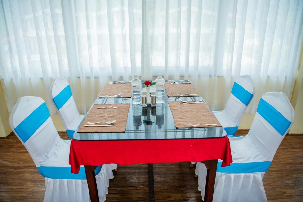 Quick 20 Riverside Hotel Amlekhganj Bagian luar foto